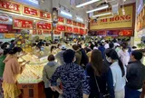 Giá vàng hôm nay (11/10): Chốt tuần, vàng miếng tăng mạnh, "phố vàng" lại nhộn nhịp