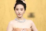 Lưu Diệc Phi gây bàn tán với diện mạo khác lạ