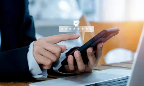 Vay tiền online qua mạng xã hội có an toàn không? Những dấu hiệu cần dừng ngay
