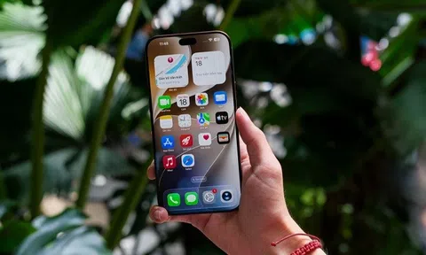 iPhone 18 Pro Max liên tục gặp lỗi mất sóng, giá bán tháng 10 giảm chạm đáy