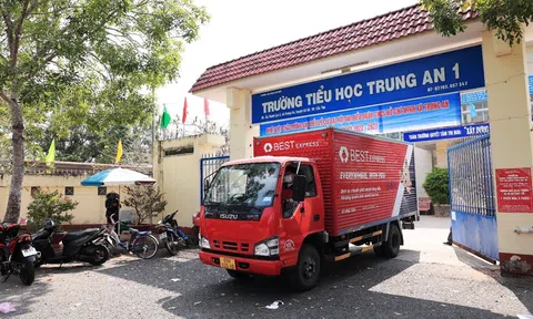 Hành trình giúp hàng trăm trẻ nghèo Cần Thơ chạm ước mơ tri thức