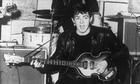 Huyền thoại âm nhạc Paul McCartney: Nhạc sĩ đầu tiên của Anh trở thành tỷ phú