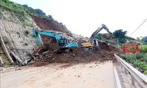 Sạt lở hàng nghìn m3 đất tại tuyến đường tránh thành phố Sơn La