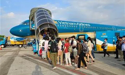 Vietnam Airlines Group mở bán lần đầu 1,5 triệu chỗ dịp Tết Nguyên đán 2025