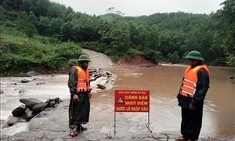 Quảng Bình: Nắm chắc diễn biến thời tiết, ứng phó với mưa to do hoàn lưu bão số 4