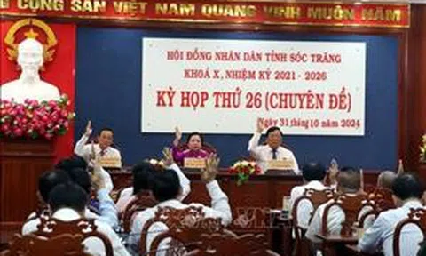 Thông qua nhiều nghị quyết thúc đẩy phát triển kinh tế - xã hội