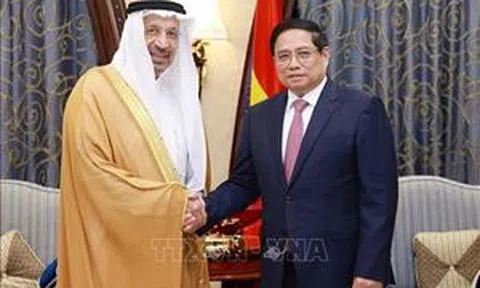 Thủ tướng Phạm Minh Chính tiếp Bộ trưởng Đầu tư Saudi Arabia