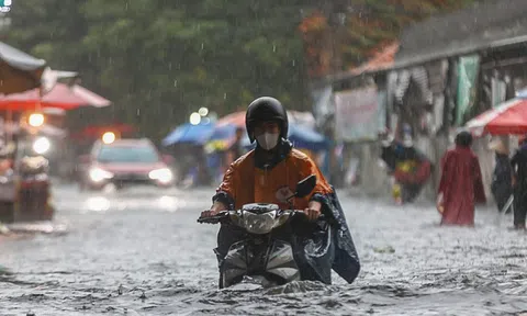 Vừa dịu mát được vài ngày, miền Bắc lại sắp đón không khí lạnh "lạ thường" kèm mưa to sầm sập