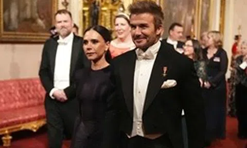 Vợ chồng David và Victoria Beckham tham dự quốc yến chào mừng Quốc vương Qatar