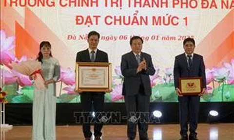 Tăng cường sự kiện mang tính thực tiễn vào các bài giảng chính trị