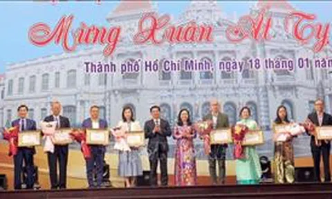 TP Hồ Chí Minh họp mặt đại biểu người Việt Nam ở nước ngoài đón Xuân Ất Tỵ