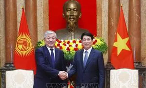 Chủ tịch nước Lương Cường tiếp Thủ tướng Kyrgyzstan