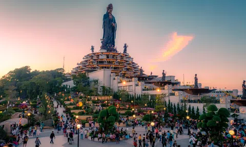 Du lịch tâm linh và Vesak 2025 mang đến nhiều cơ hội lớn cho Tây Ninh