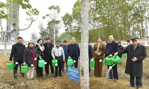 Ngành ngân hàng chung tay xóa 1.000 căn nhà tạm, nhà dột nát