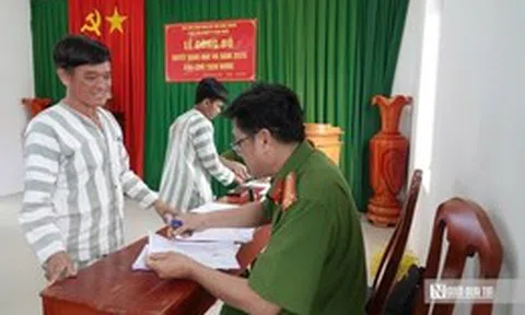Giấc ngủ ngắn nhất trước ngày được đặc xá của nguyên Chủ tịch xã
