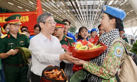 TPHCM tiễn các lực lượng tham gia diễu binh, diễu hành trở về đơn vị