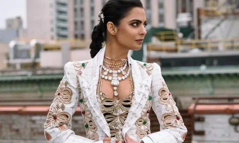 Con gái tỷ phú giàu nhất châu Á đeo trang sức 150 triệu USD dự Met Gala