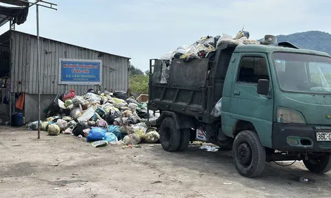 Hà Tĩnh: Hợp tác xã tự ý đốt rác gây ô nhiễm môi trường