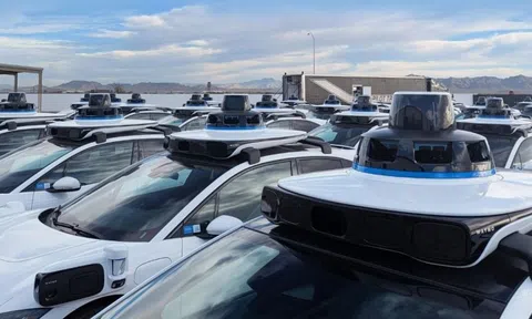 'Nhà máy robotaxi' khổng lồ của Alphabet: Dự cung cấp 250.000 chuyến/ngày, phục vụ hàng triệu khách/tuần, doanh thu hàng năm đạt 2 tỷ USD