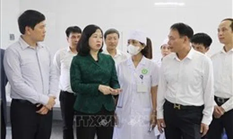 Bộ trưởng Bộ Y tế: Hải Phòng cần giao trách nhiệm cho lãnh đạo xã, phường trong phòng, chống bệnh sởi