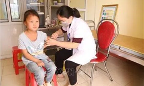 Cao Bằng: Không bỏ sót đối tượng tiêm chủng ở vùng sâu, vùng xa