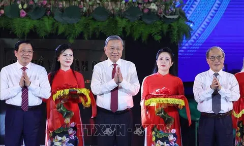 Tổng Bí thư Tô Lâm dự khai mạc Lễ hội Làng Sen toàn quốc 2025