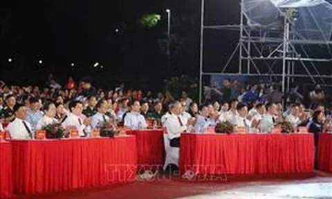 Lãnh đạo Đảng, Nhà nước dự chương trình nghệ thuật đặc biệt 'Người là Hồ Chí Minh'