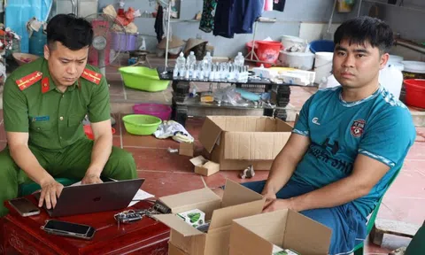 Khởi tố "trùm" sản xuất mỹ phẩm theo công nghệ xô chậu ở Bắc Giang