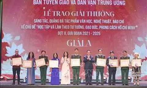 Trao giải sáng tác về 'Học tập và làm theo tư tưởng, đạo đức, phong cách Hồ Chí Minh'