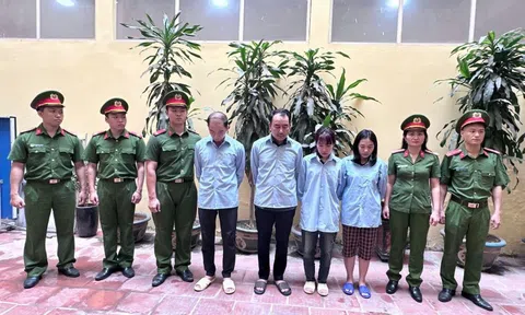 Hà Nội: Khởi tố 4 cán bộ phường nhận hối lộ hơn 1 tỷ đồng