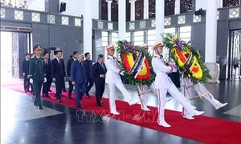 Đoàn các địa phương viếng nguyên Chủ tịch nước Trần Đức Lương
