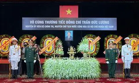 Người dân TP Hồ Chí Minh xúc động tiễn biệt nguyên Chủ tịch nước Trần Đức Lương