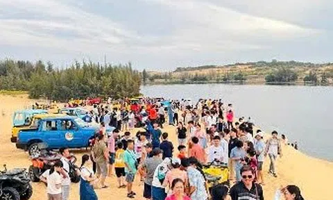 Bình Thuận: Xe địa hình chở 8 người rơi xuống hồ Bàu Trắng, một du khách tử vong