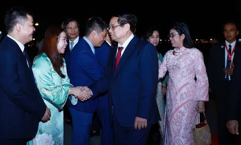 Thủ tướng Phạm Minh Chính tới Kuala Lumpur, bắt đầu thăm Malaysia và dự Hội nghị Cấp cao ASEAN