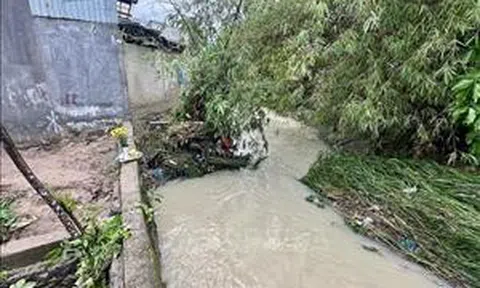 Tìm thấy thi thể bé gái bị nước cuốn trôi sau mưa lớn ở Đồng Nai