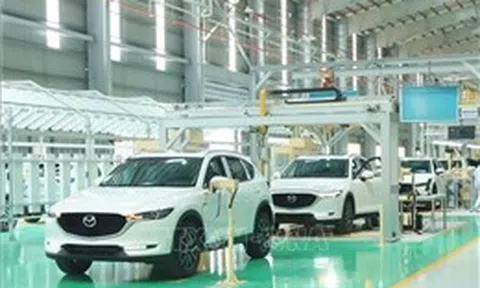 Doanh số giảm, hàng loạt ô tô giảm giá mạnh