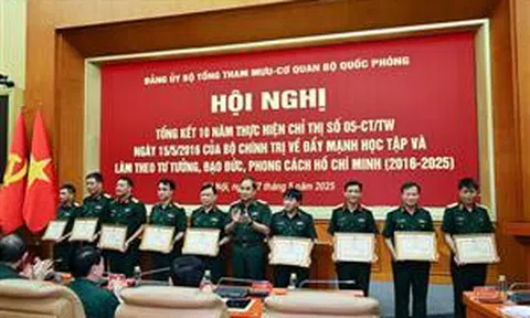 Gắn kết việc thực hiện Chỉ thị số 05 với các phong trào thi đua yêu nước trong toàn quân