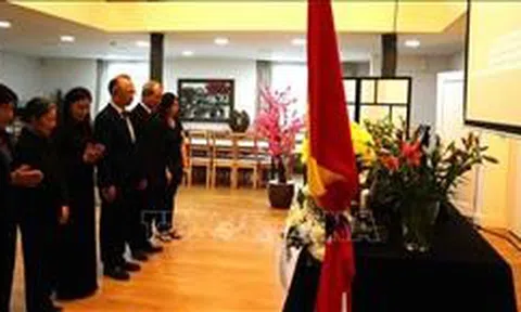 Tưởng niệm nguyên Chủ tịch nước Trần Đức Lương tại Hà Lan, Slovakia và Brunei