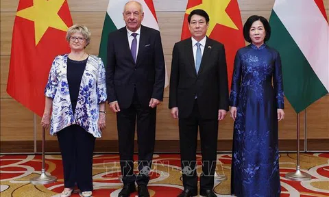 Chủ tịch nước Lương Cường chủ trì chiêu đãi chính thức Tổng thống Hungary