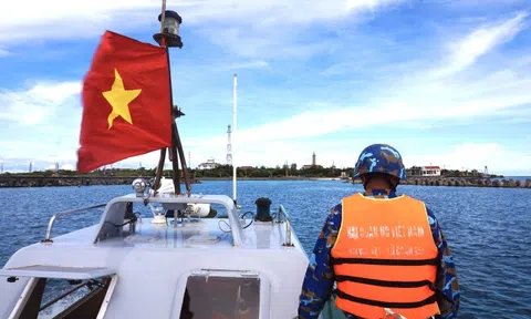 Trường Sa - Điểm tựa vững chắc, tiếp sức cho ngư dân giữa trùng khơi