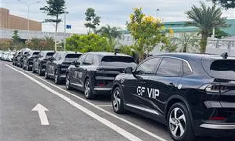 Green Future ra mắt dịch vụ đưa đón sân bay cao cấp với dàn xe điện VinFast VF 8, VF 9
