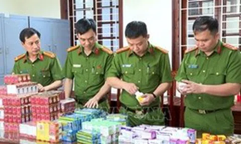 Chủ động lấp lỗ hổng, xóa vùng cấm trong phòng, chống buôn lậu, hàng giả