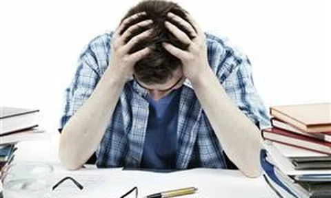Mối liên quan giữa ngồi lâu và chứng teo não, suy giảm nhận thức