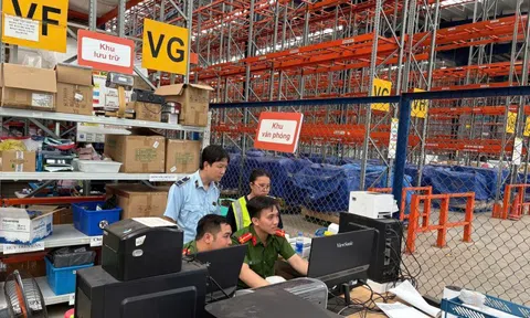 Kiểm tra Công ty Á Châu, thu giữ hàng trăm nghìn sản phẩm nhập lậu
