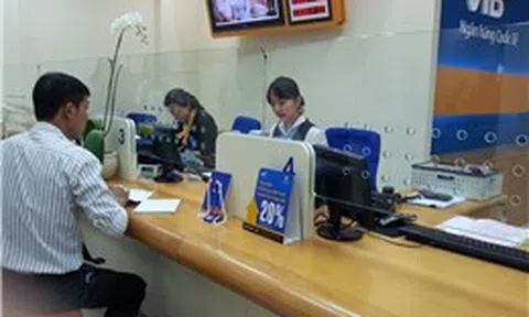 Lãi suất tiền gửi xuống thấp trong khi lãi cho vay 'đứng yên'