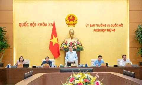 Ủy ban Thường vụ Quốc hội xem xét đề án sáp nhập tỉnh, thông qua nguyên tắc sắp xếp cấp xã