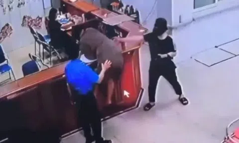 Khẩn trương điều tra, xử lý nghiêm minh người hành hung nhân viên y tế tại Nghệ An