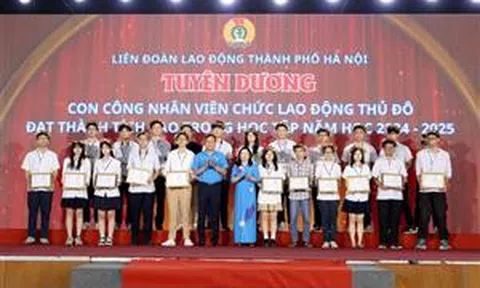 Công đoàn Thủ đô biểu dương gia đình, động viên con công nhân, viên chức tiêu biểu