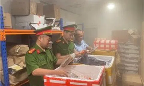 Liên tiếp phát hiện hàng hóa không rõ nguồn gốc