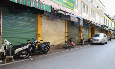 Khi các cửa hàng đóng cửa